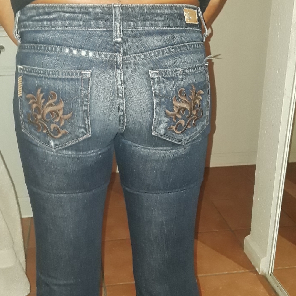 2 for 1 on ALL pants NWOT ‘Paige’